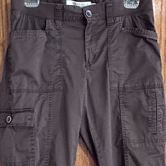 Sonoma Straight Mid rise Cargo Capris size 8 - Picture 2 of 2